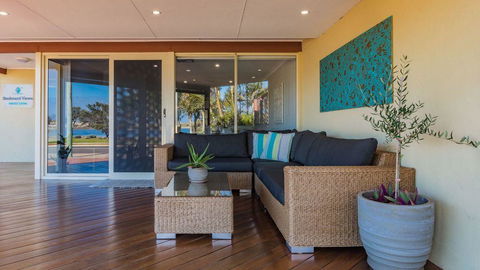 Starboard Views Kalbarri - River Front Apartment - Darwin Tourism 9