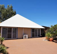 Osprey Holiday Village Unit 110 - Wake up to the birds in your 4 poster bed with a view - Darwin Tourism