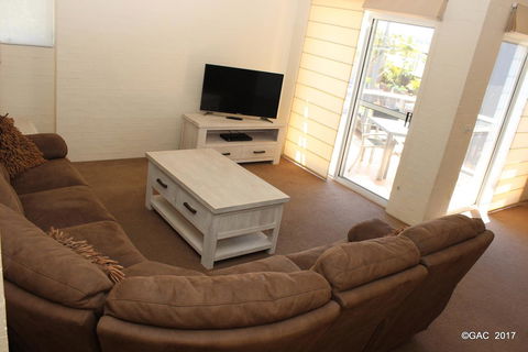 Mollymook Cove Apartments - Darwin Tourism 14