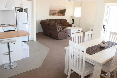 Mollymook Cove Apartments - Darwin Tourism 29