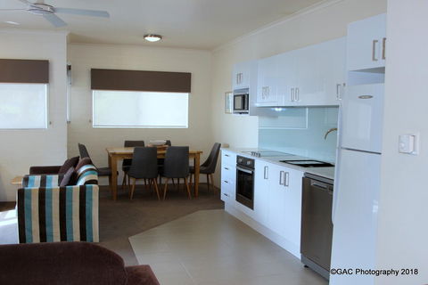 Mollymook Cove Apartments - Darwin Tourism 15