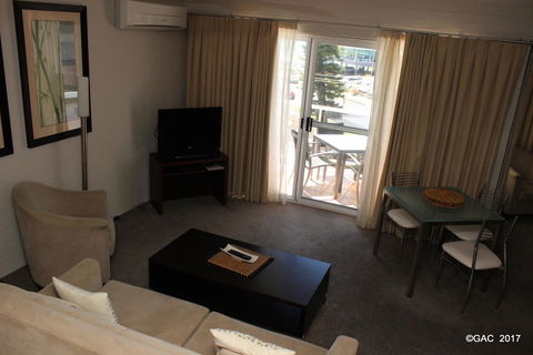 Mollymook Cove Apartments - Darwin Tourism 10