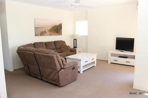 Mollymook Cove Apartments - Darwin Tourism 9