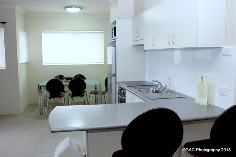 Mollymook Cove Apartments - Darwin Tourism 24