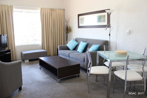 Mollymook Cove Apartments - Darwin Tourism 32