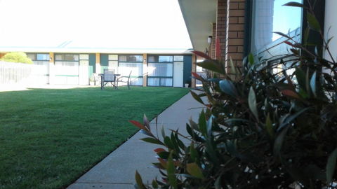 Junee Motor Inn - Darwin Tourism 9