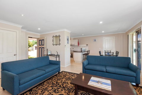 Colonial Court Villas - Darwin Tourism 20
