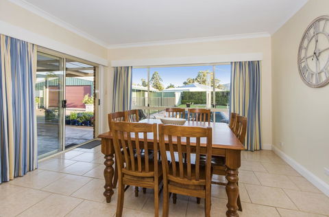 Colonial Court Villas - Darwin Tourism 15