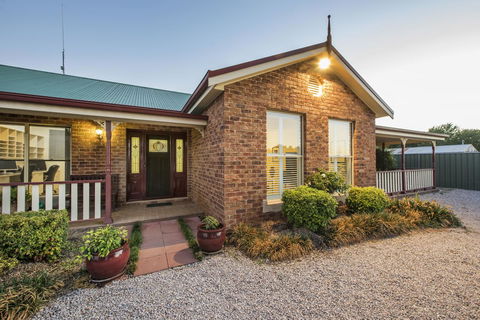 Colonial Court Villas - Darwin Tourism 1