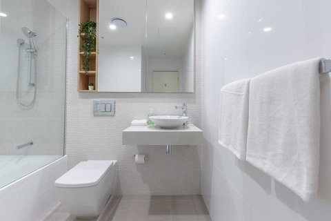 Japanese Style Waterfront Apt Wt Rooftop Pool - Darwin Tourism 19