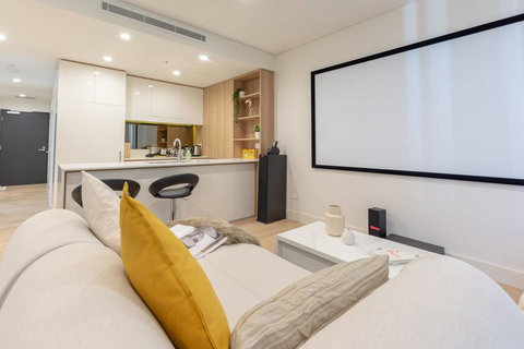 Japanese Style Waterfront Apt Wt Rooftop Pool - Darwin Tourism 16