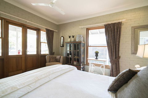 Thistle Hill Guesthouse - Walk To Many Wineries And Restaurants - Darwin Tourism 25