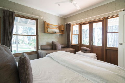 Thistle Hill Guesthouse - Walk To Many Wineries And Restaurants - Darwin Tourism 37