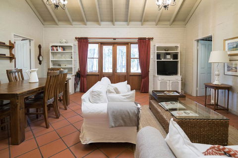 Thistle Hill Guesthouse - Walk To Many Wineries And Restaurants - Darwin Tourism 33