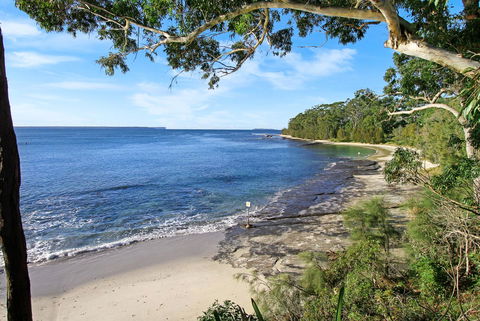 Huskisson Holiday Motel Cabins - Darwin Tourism 7