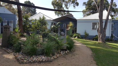 Huskisson Holiday Motel Cabins - Darwin Tourism 33