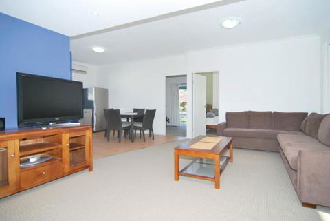 Huskisson Holiday Motel Cabins - Darwin Tourism 27