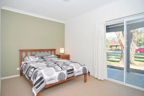 Huskisson Holiday Motel Cabins - Darwin Tourism 30