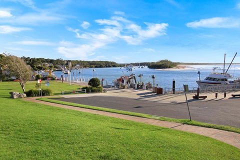 Huskisson Holiday Motel Cabins - Darwin Tourism 4