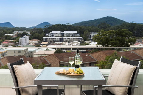 Oaks Nelson Bay Lure Suites - Darwin Tourism 5