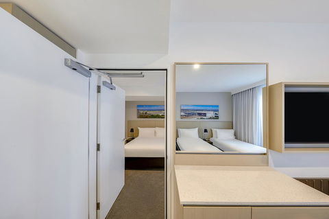 Travelodge Hotel Sydney Airport - Darwin Tourism 2