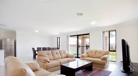 Jindabyne Executive - Darwin Tourism 5