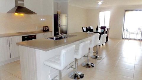 Jindabyne Executive - Darwin Tourism 8