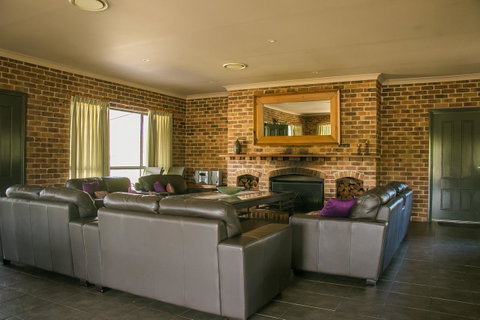 Ironstone Estate Lovedale - Darwin Tourism 2