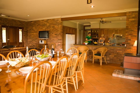 Ironstone Estate Lovedale - Darwin Tourism 37