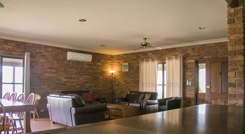 Ironstone Estate Lovedale - Darwin Tourism 17