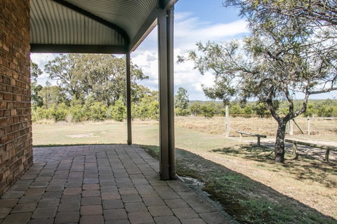 Ironstone Estate Lovedale - Darwin Tourism 5