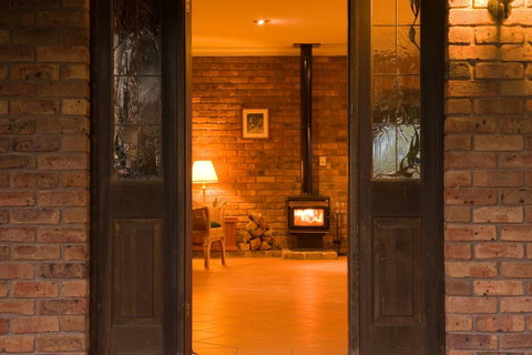 Ironstone Estate Lovedale - Darwin Tourism 39