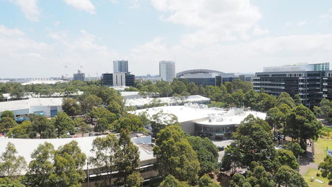 Skygarden Olympic Park View 2 Bedroom Apartment - Darwin Tourism 16