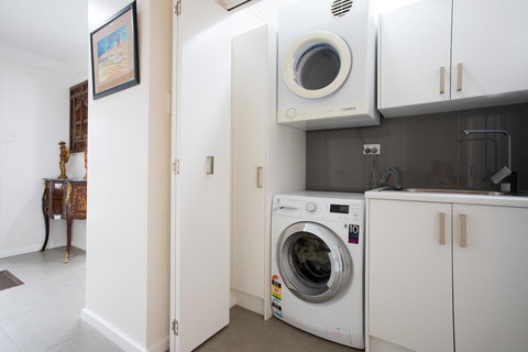 Armidale Cottage - House 2 - Darwin Tourism 14