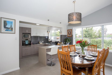 Armidale Cottage - House 2 - Darwin Tourism 18