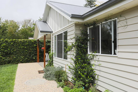 Armidale Cottage - House 2 - Darwin Tourism 2