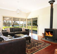Terara Riverside Retreat - Darwin Tourism