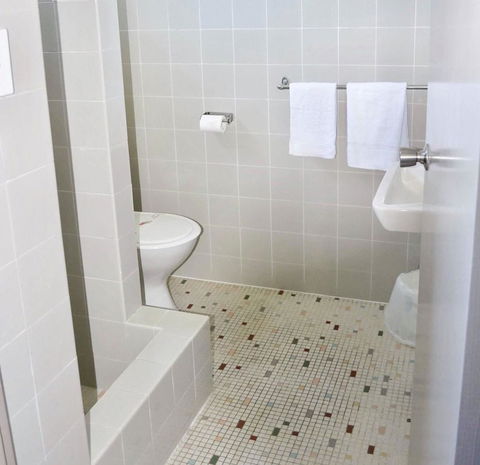 Commercial Hotel Motel Lithgow - Darwin Tourism 16