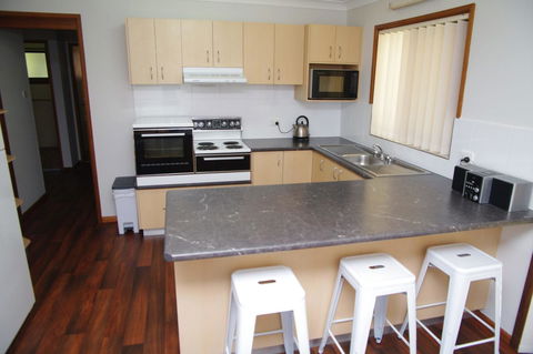 Breakaway, 11 Scott Street - Darwin Tourism 1