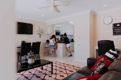 Central Wagga Self Catering Apartment - Darwin Tourism 5