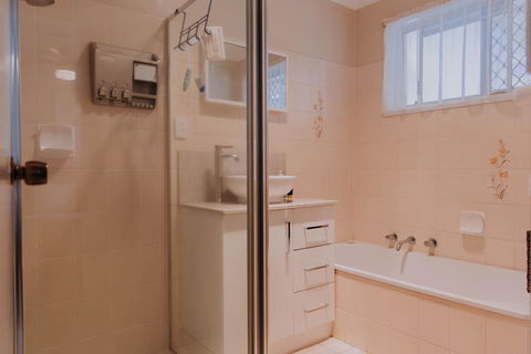 Central Wagga Self Catering Apartment - Darwin Tourism 11