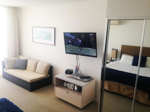 BASE Holidays - Ettalong Beach Premium Apartments - Darwin Tourism 32