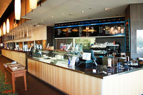 BASE Holidays - Ettalong Beach Premium Apartments - Darwin Tourism 2