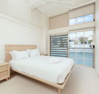 Waterfront Apartment on Sydney Harbour - Darwin Tourism
