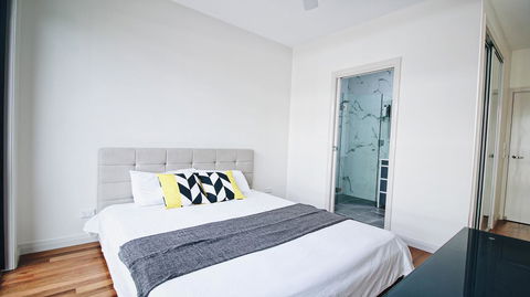 Cozy 5 Bed House In Sydney - Darwin Tourism 13