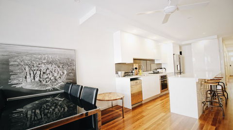 Cozy 5 Bed House In Sydney - Darwin Tourism 5