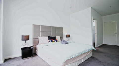Cozy 5 Bed House In Sydney - Darwin Tourism 1