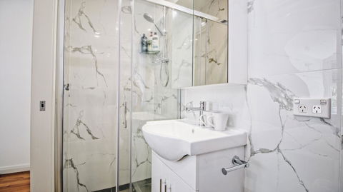 Cozy 5 Bed House In Sydney - Darwin Tourism 16
