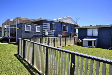 Glory @ Culburra - Absolute Beachfront - Pet & Family Friendly - Darwin Tourism 21