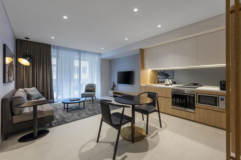 SKYE Suites Sydney - Darwin Tourism 22
